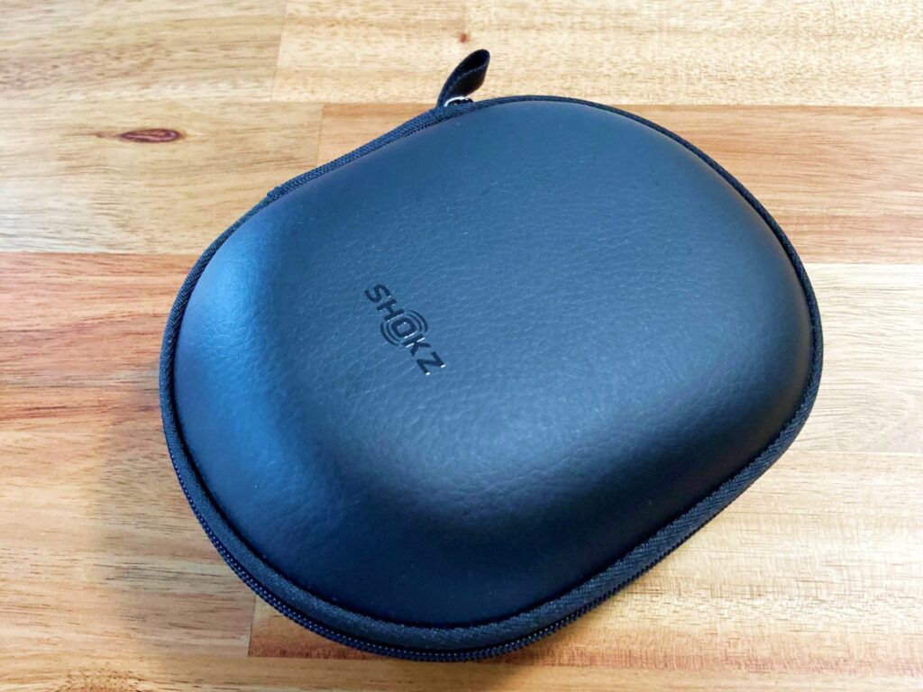 Shokz OpenComm2 UC 付属の専用ポーチ2